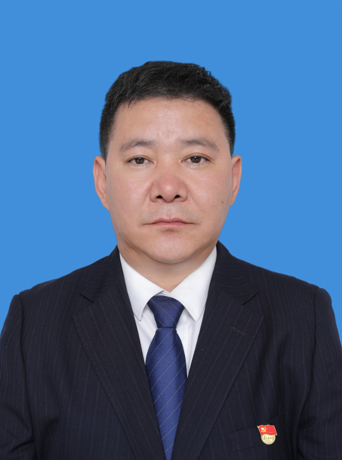 頓珠朗加 (董事長、黨委書記)